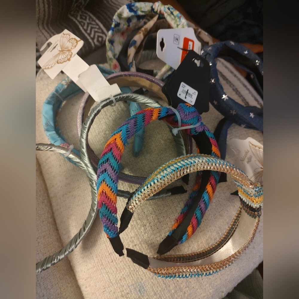 NEW LOT OF (4) Assorted HEADBANDS HAIR ACCESSORIES -